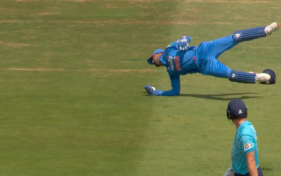 Brar-Gill Collision Leaves Kohli Amused Brar-Gill Collision Leaves Kohli Amused