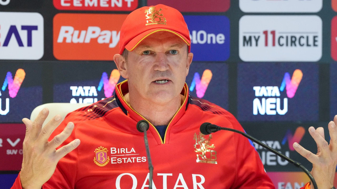 Karthik Rules Out Andy Flower for England Job