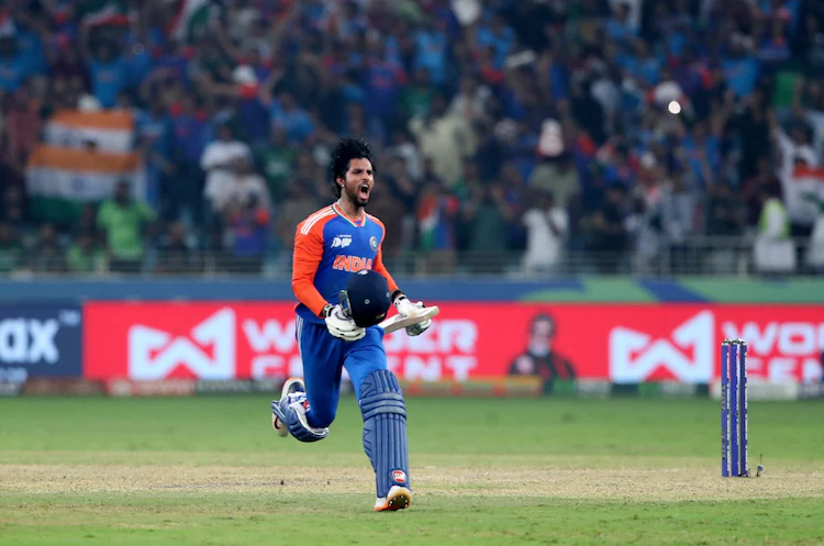 Chopra Questions Why India Should Carry Sundar
