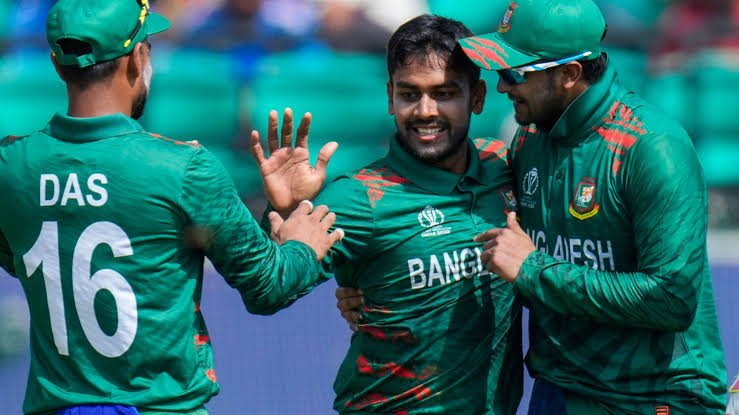 Mehidy Hasan Miraz Impresses on CPL Debut, Hailed by Imran Tahir