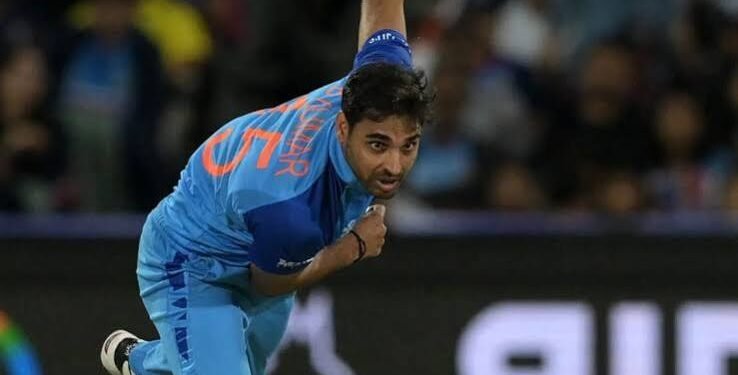 Dinesh Karthik Praises Selectors for Bhuvneshwar Kumar Recall